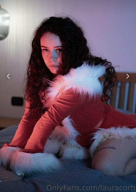 Laura Corti photo 39