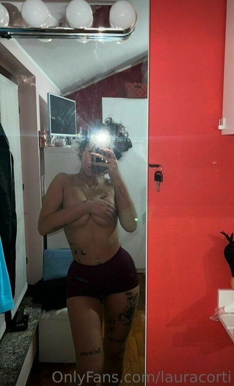 Laura Corti photo 79