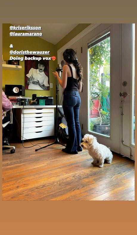 Laura Marano photo 1