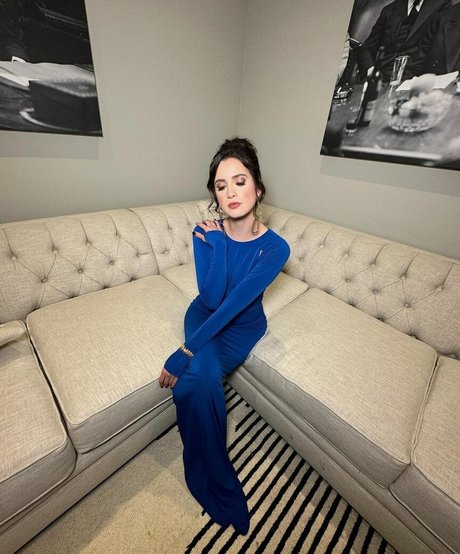 Laura Marano photo 2