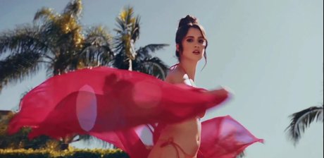 Laura Marano photo 8