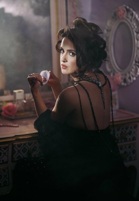 Laura Marano photo 26