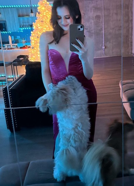 Laura Marano photo 31