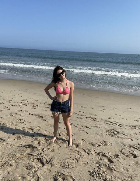 Laura Marano photo 43