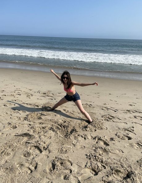 Laura Marano photo 46