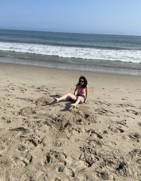 Laura Marano photo 47
