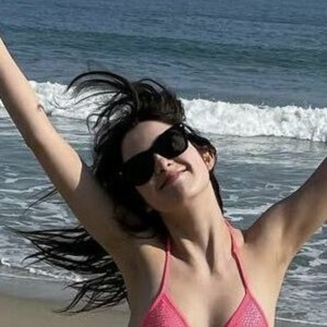 Laura Marano photo 49