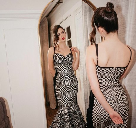 Laura Marano photo 53