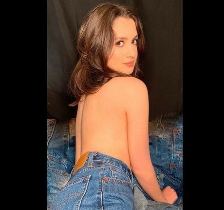 Laura Marano photo 75