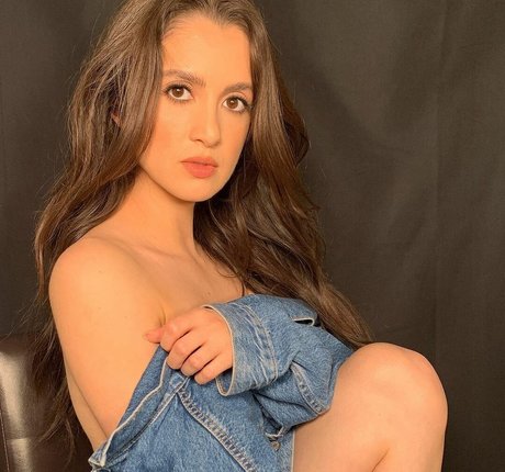 Laura Marano photo 99
