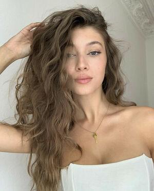 Laura Margesin photo 5