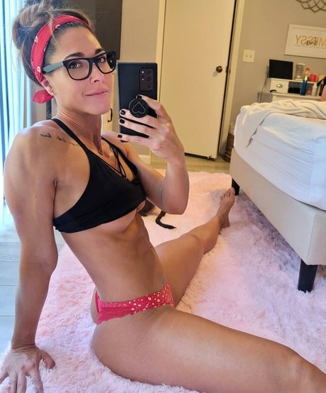 Laura Marie Masse photo 237