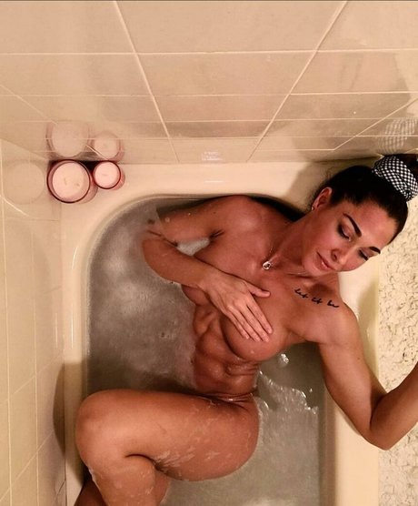 Laura Marie Masse photo 316