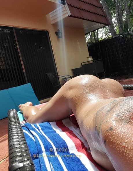 Laura Marie Masse photo 379