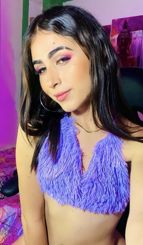 Laura Marie Masse photo 386