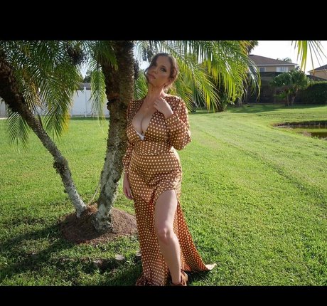 Laura Marie photo 80