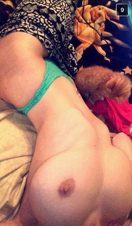 Laura Marie photo 122