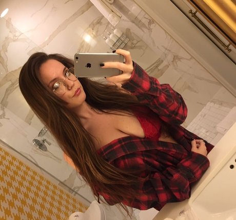 Laura Marie photo 125