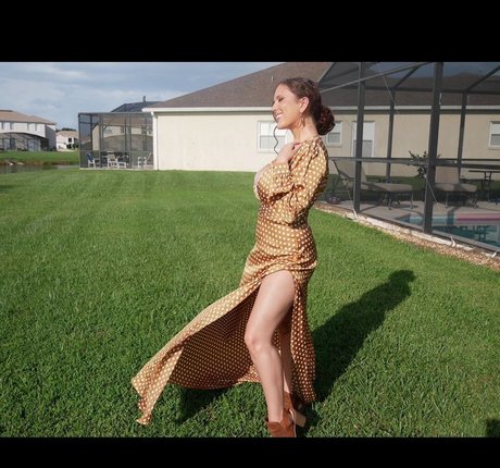 Laura Marie photo 169