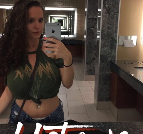 Laura Marie photo 190