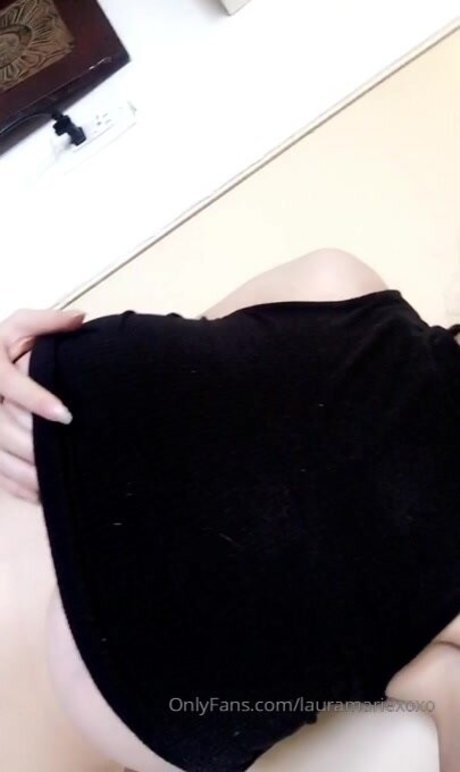 Laura Marie photo 198