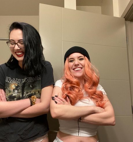 Laura Marie photo 205