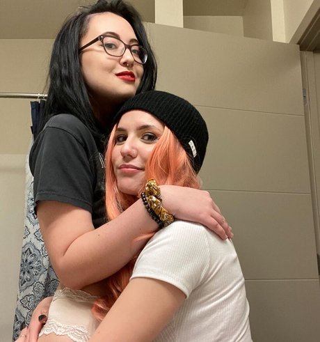 Laura Marie photo 221