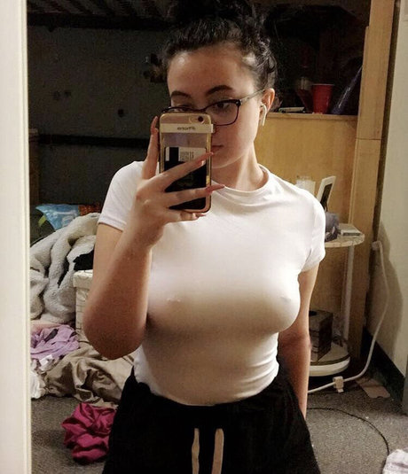 Laura Marie photo 229