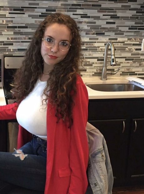 Laura Marie photo 242