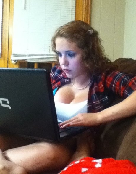 Laura Marie photo 263