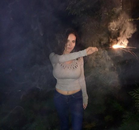 Laura Marie photo 282