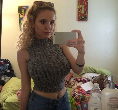 Laura Marie photo 293