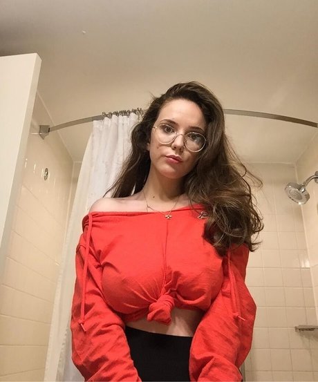 Laura Marie photo 307