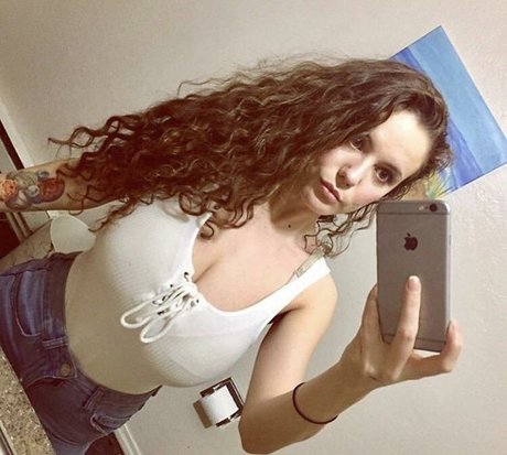 Laura Marie photo 310