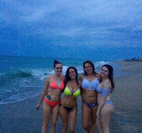 Laura Marie photo 324