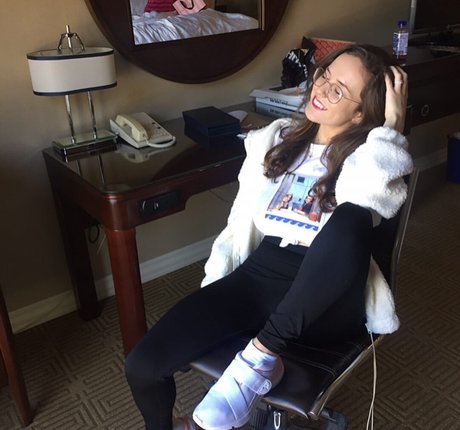 Laura Marie photo 341