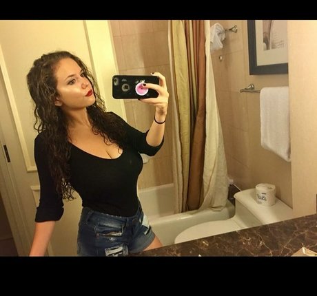 Laura Marie photo 347