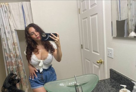 Laura Marie photo 373