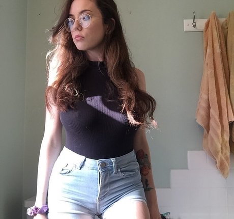 Laura Marie photo 374