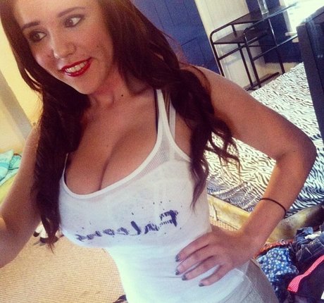 Laura Marie photo 377