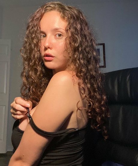 Laura Marie photo 432