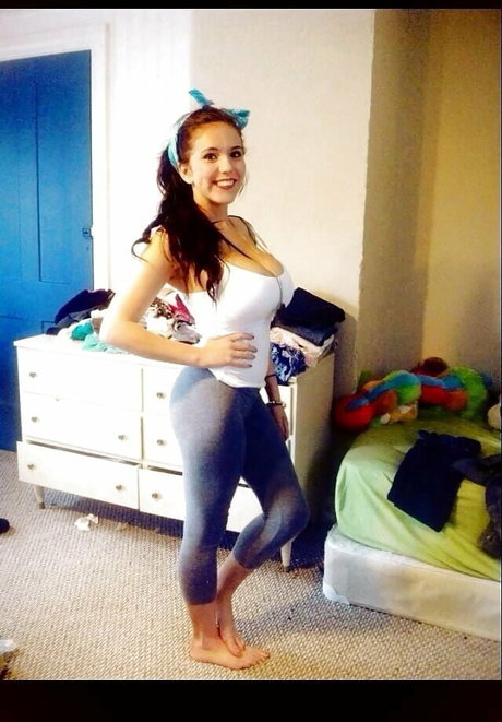 Laura Marie photo 437