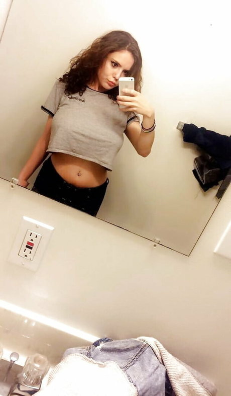 Laura Marie photo 441