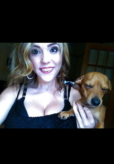 Laura Marie photo 452