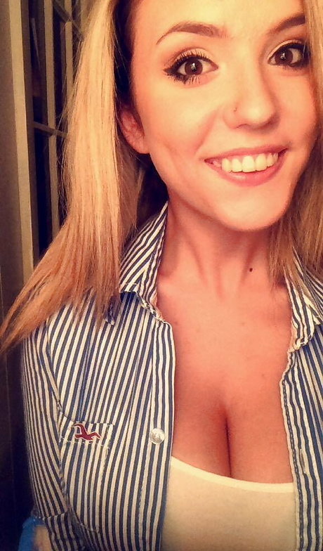 Laura Marie photo 455