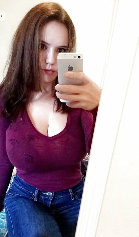 Laura Marie photo 456