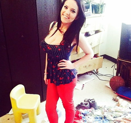 Laura Marie photo 460