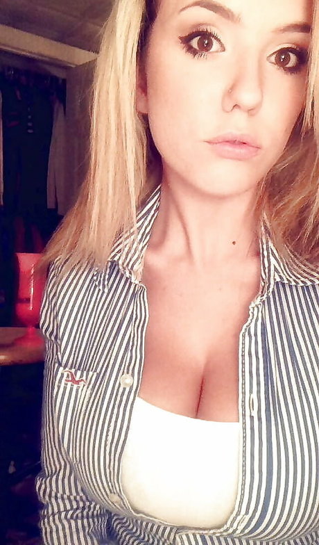 Laura Marie photo 461