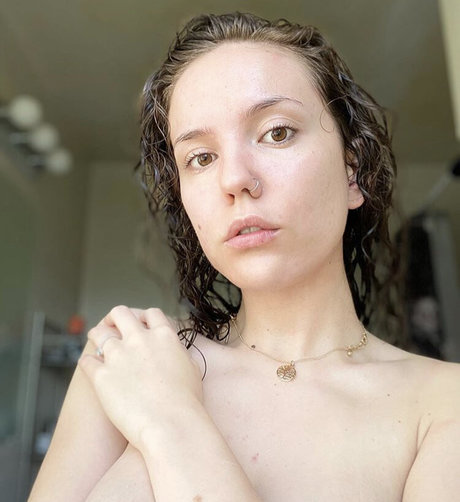 Laura Marie photo 469