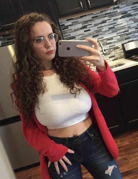 Laura Marie photo 475